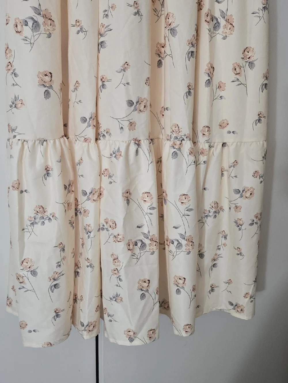 Cream Floral Tiered Maxi Skirt - Picture 4 of 9
